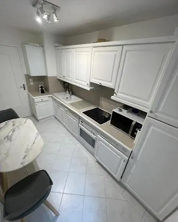 T3 Renove A 5 Min De La - Апартаменты Фрежюс